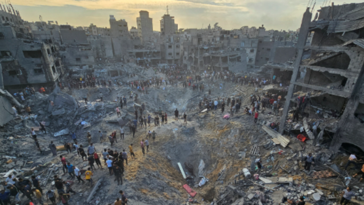 195 Civilians Die In Gaza's Refugee Camp After Israeli Airstrike Killed ...