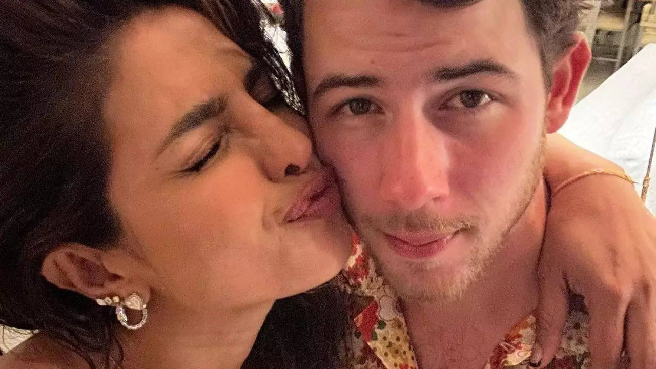 Priyanka's new look leaves Nick floored