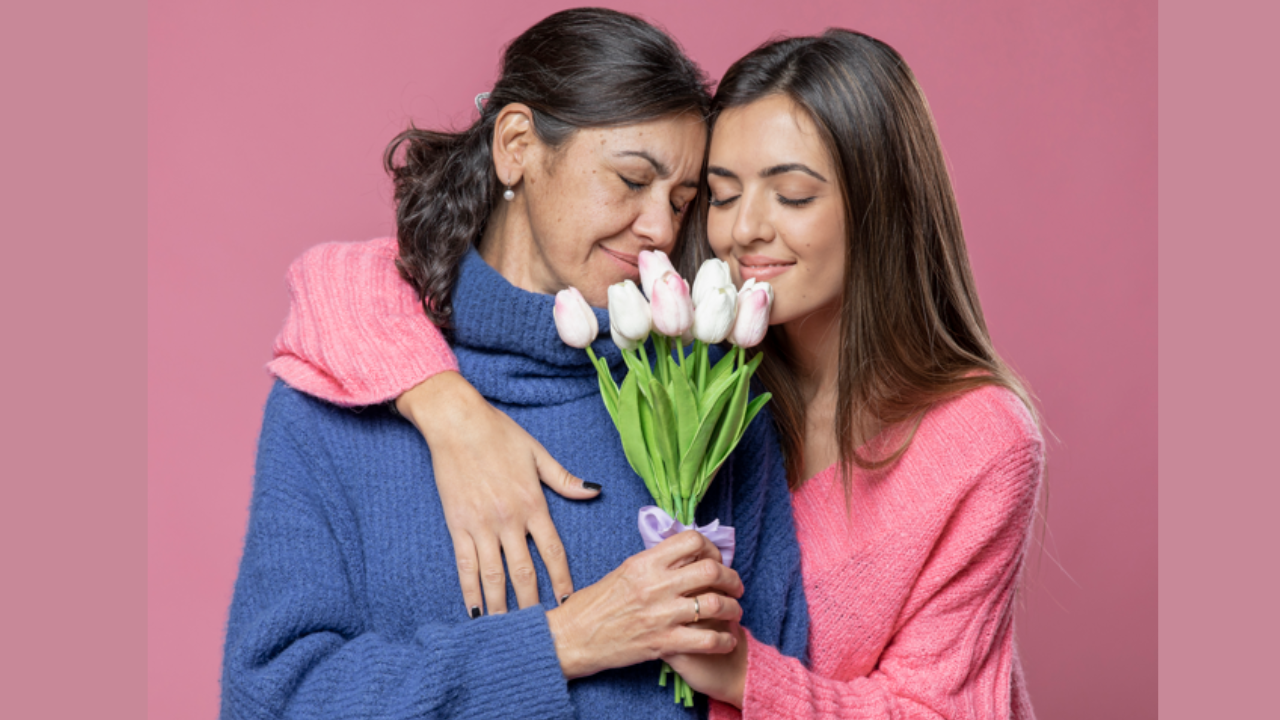 6 ways mothers can serve as a pillar of support for their teenage daughters. Pic Credit: Freepik