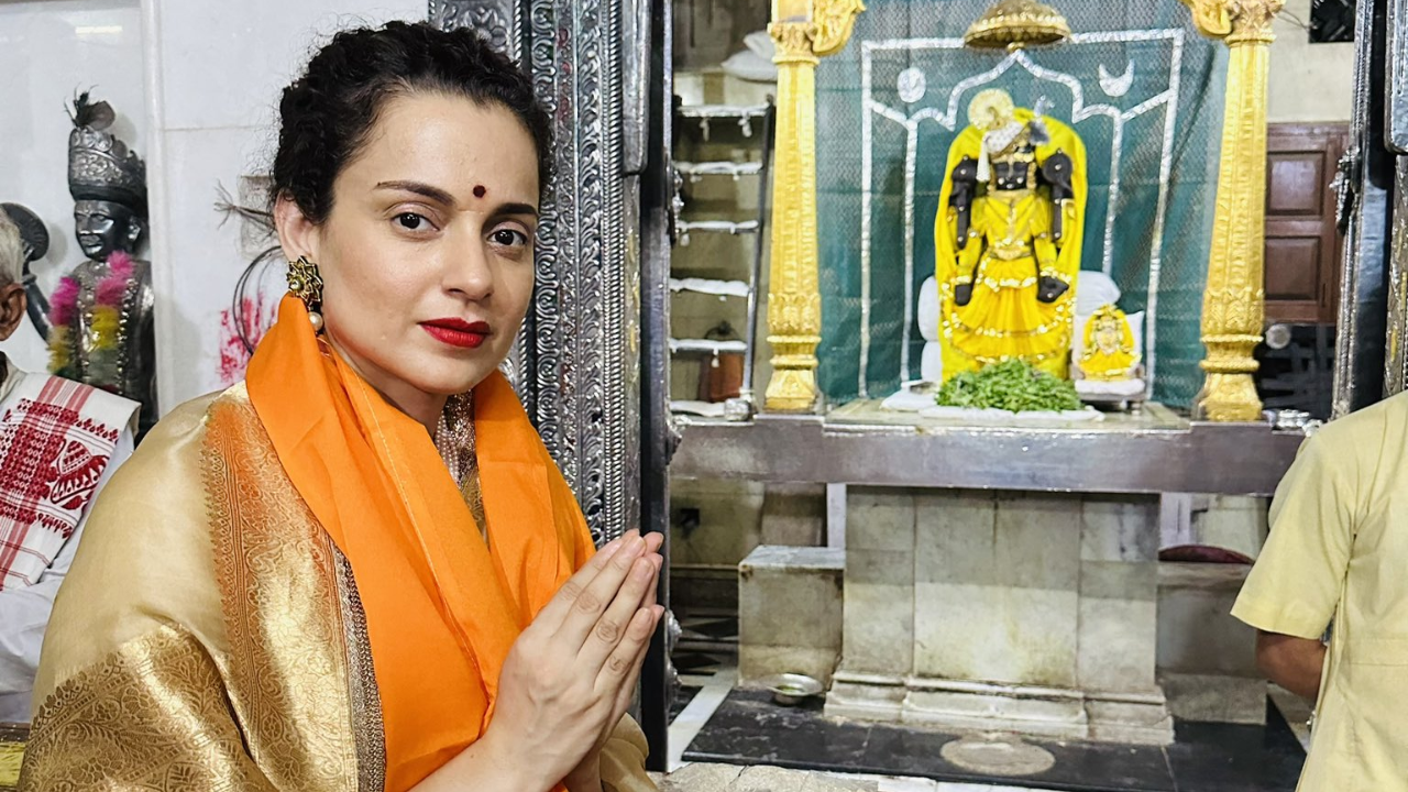 Kangana Ranaut Seeks Blessings At Dwarkadhish Temple After Tejas Bombs At Box Office