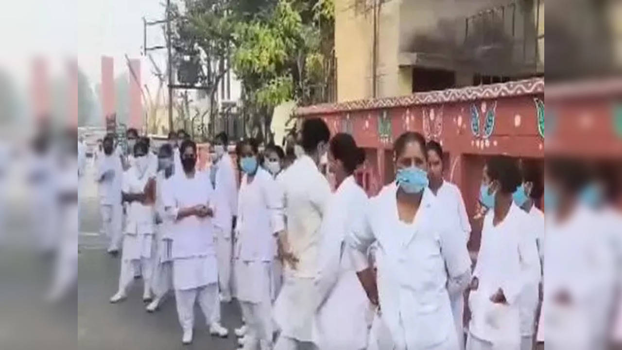 10 nursing students hospitalized after chlorine gas leak in Mathura's CMO Office