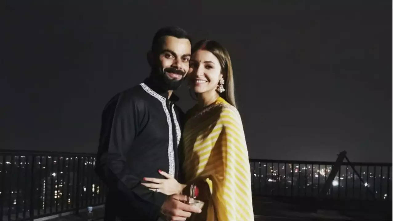 Unke Piche Unki Wife Hai: Ex-PAK Star Credits Anushka Sharma For Virat Kohli's Success; Slams Pakistan Players