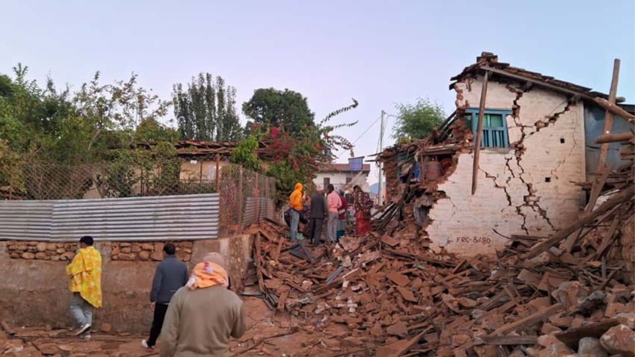 Nepal Earthquake Update: Indian Releases Emergency Helpline Number As Death Toll Climbs To 140