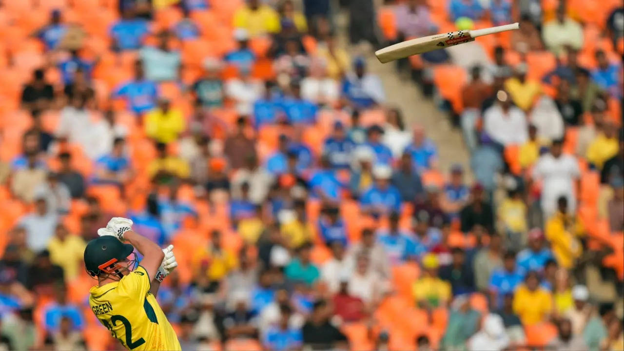 WATCH: Cameron Green's Flying Bat Almost Hits Umpire, Leaves Jos Buttler In Splits During ENG Vs AUS Match