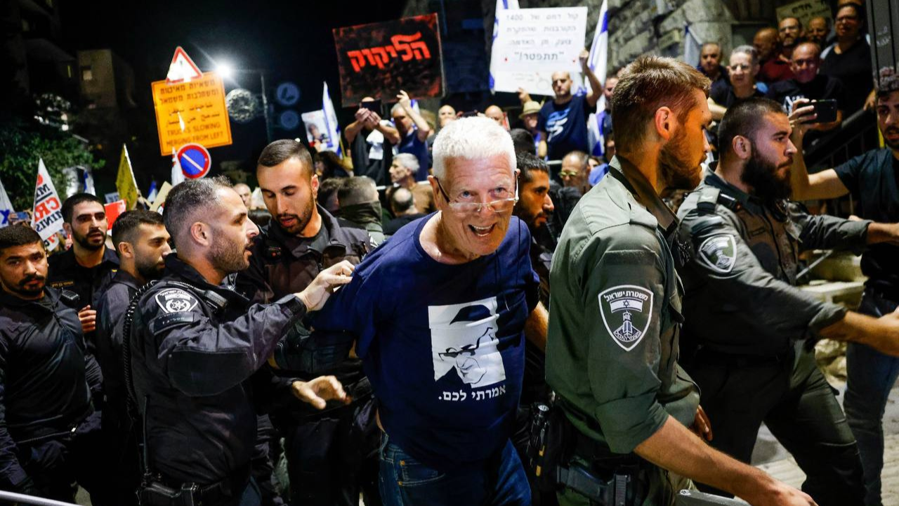 Protest Outside Israel PM Benjamin Netanyahu's Home