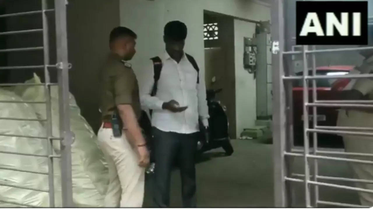 Bengaluru Police Raid Flat in VV Puram Area, Recover Counterfeit Products Worth Crores