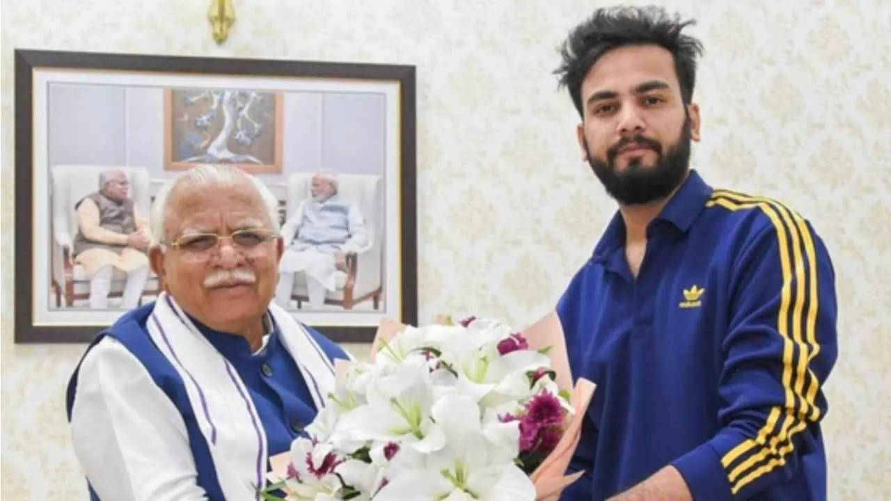 ML Khattar had shared the stage with Elvish during his fan meet