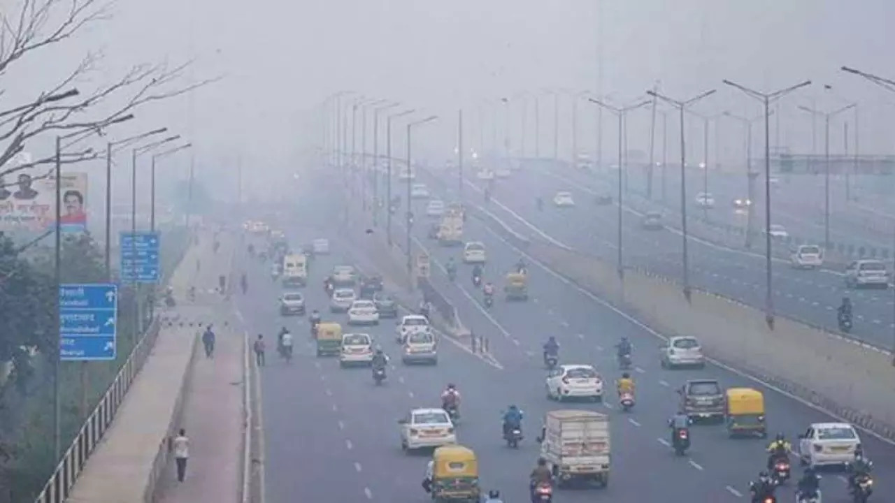 The overall AQI of Delhi was recorded at 492 at 12 pm, as per Ministry of Earth Science’s data.