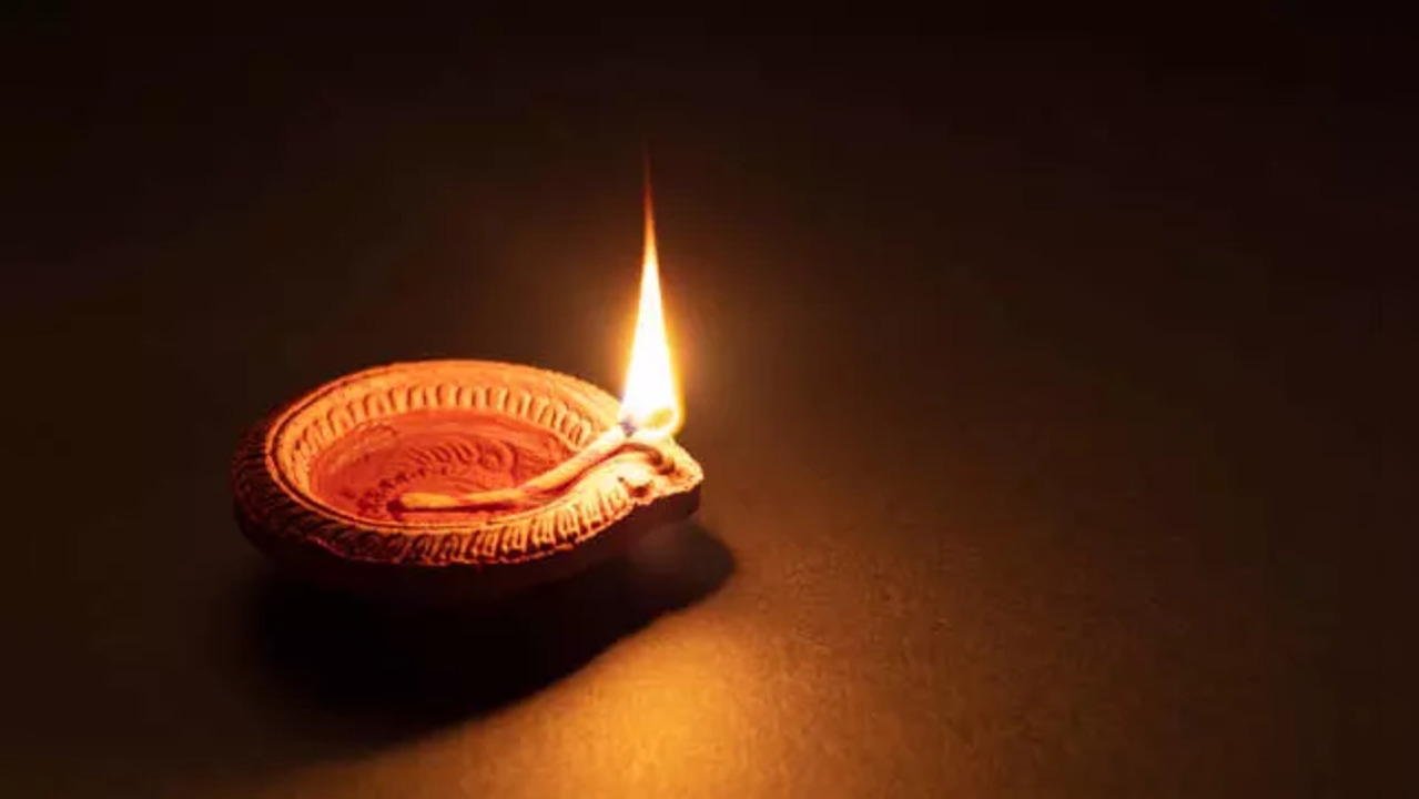 Know why Kajal made from Diwali diya is significant