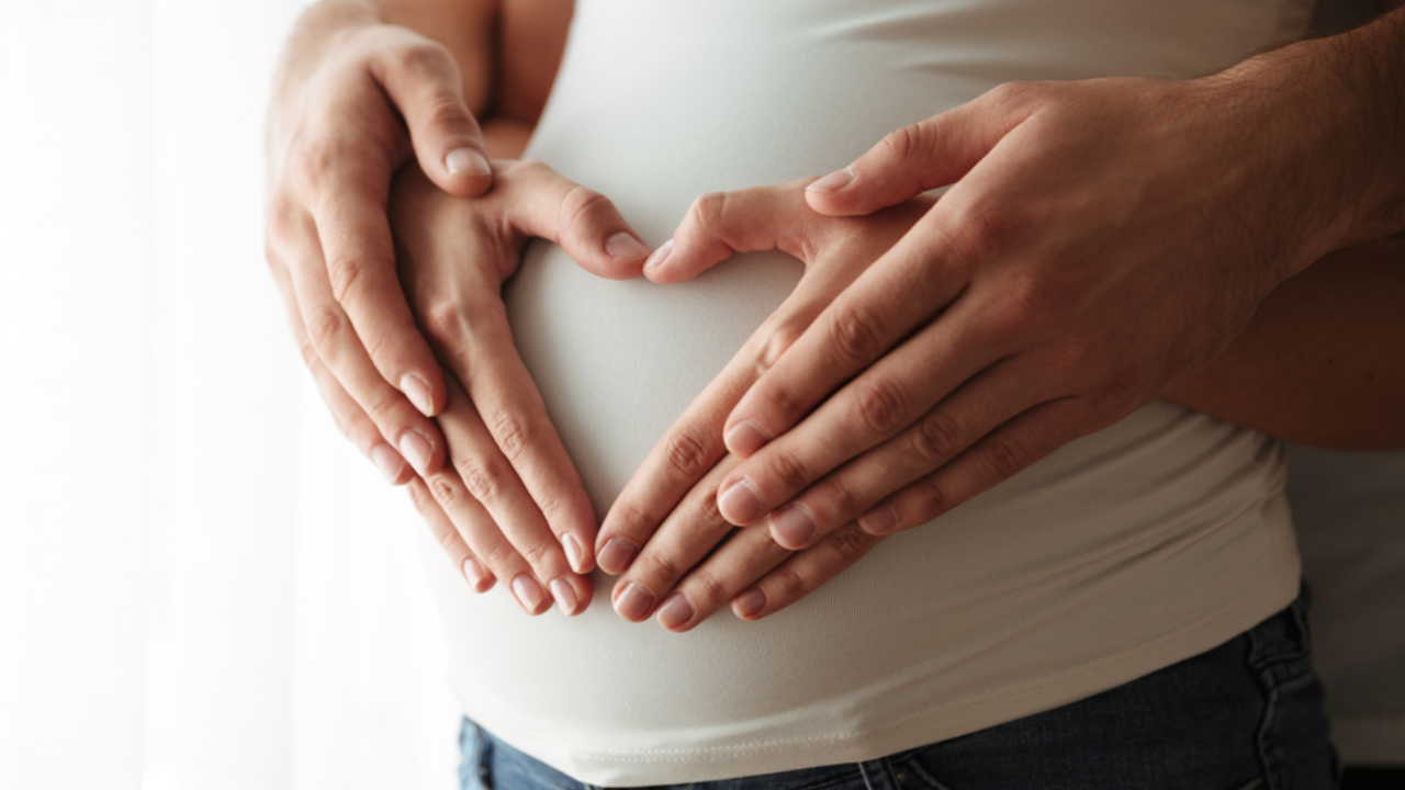 How can castor oil help in boosting fertility? Pic Credit: Freepik