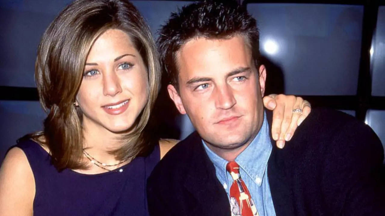 Jennifer Aniston DEVASTATED Over Matthew Perry's Sudden Demise