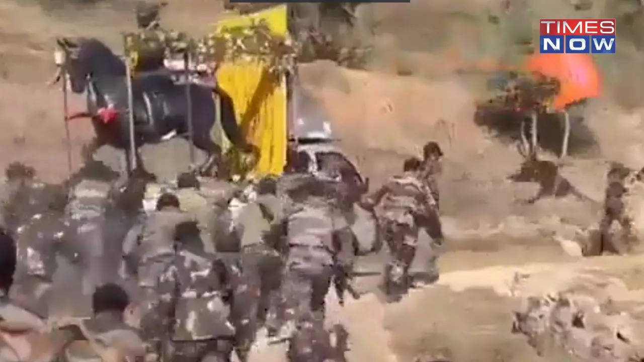 WATCH | Indian Army Troops 'Full Of Josh' Welcome Chhatrapati Shivaji Maharaj Statue At J&K's Kupwara