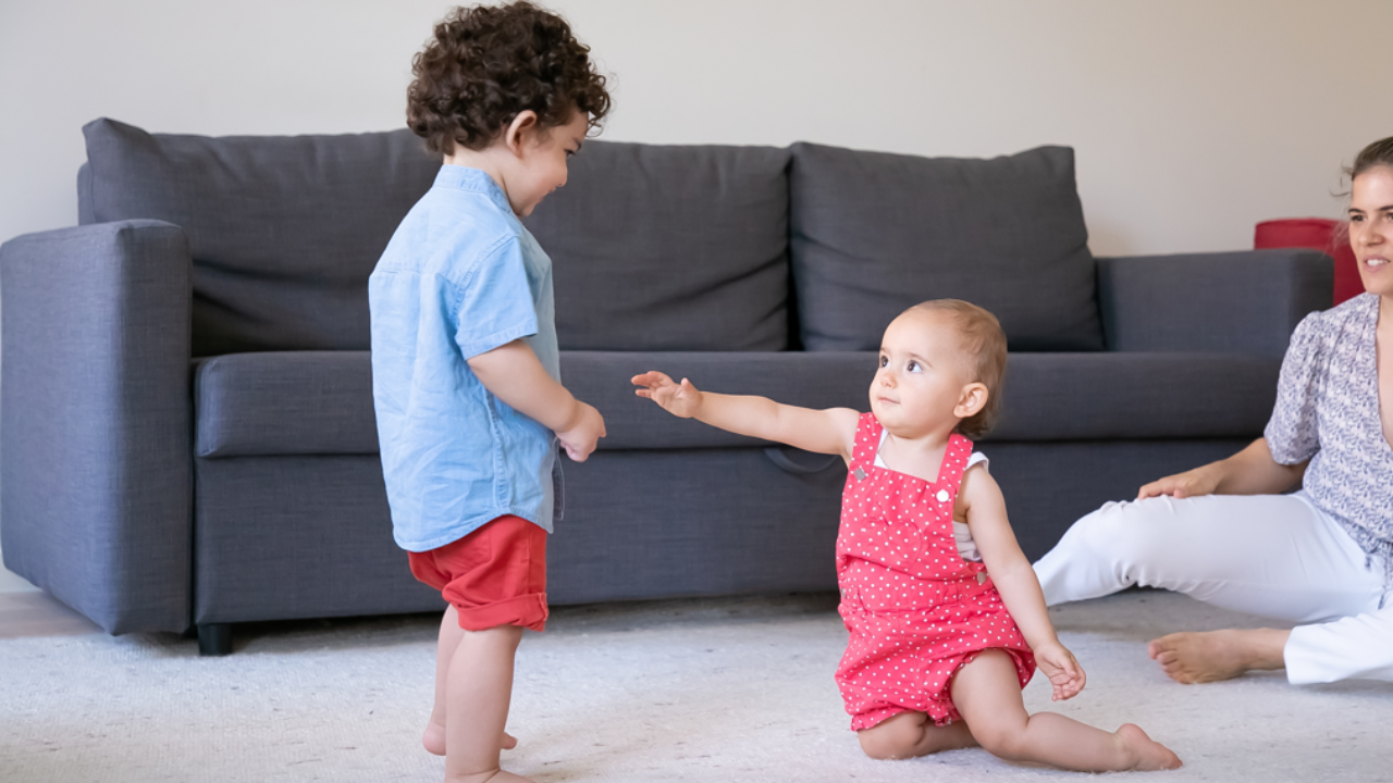 How can parents deal with sibling jealousy when a newborn baby arrives? Pic Credit: Freepik