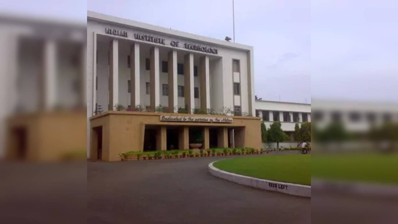 IIT Kharagpur Convocation Dress Code Creates Controversy, Institute ...
