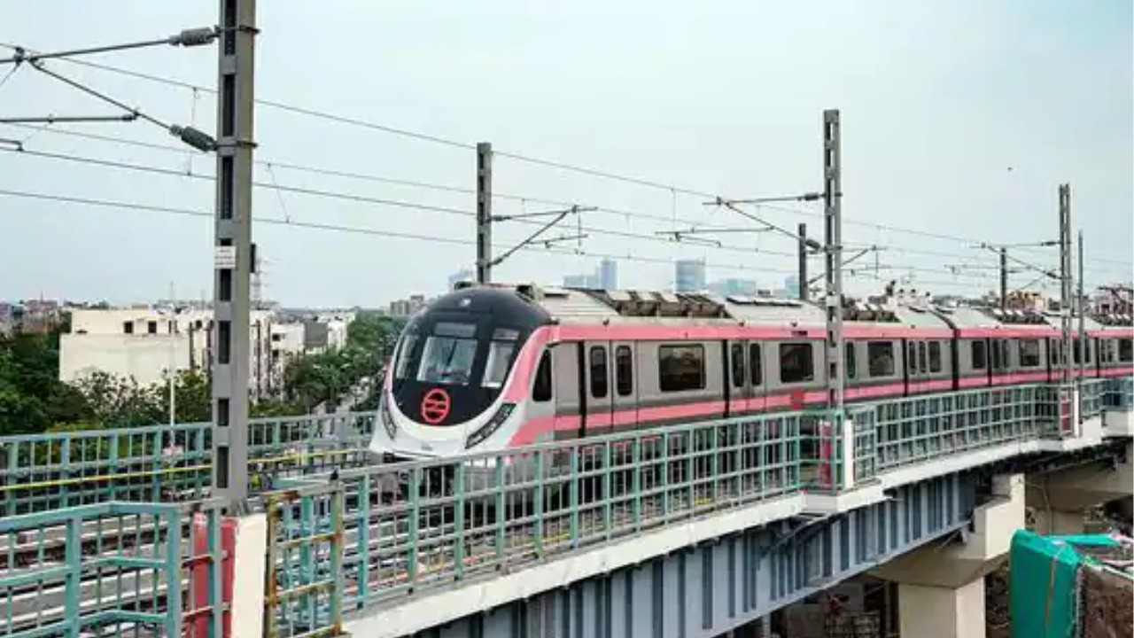 Pink Line Services Delayed