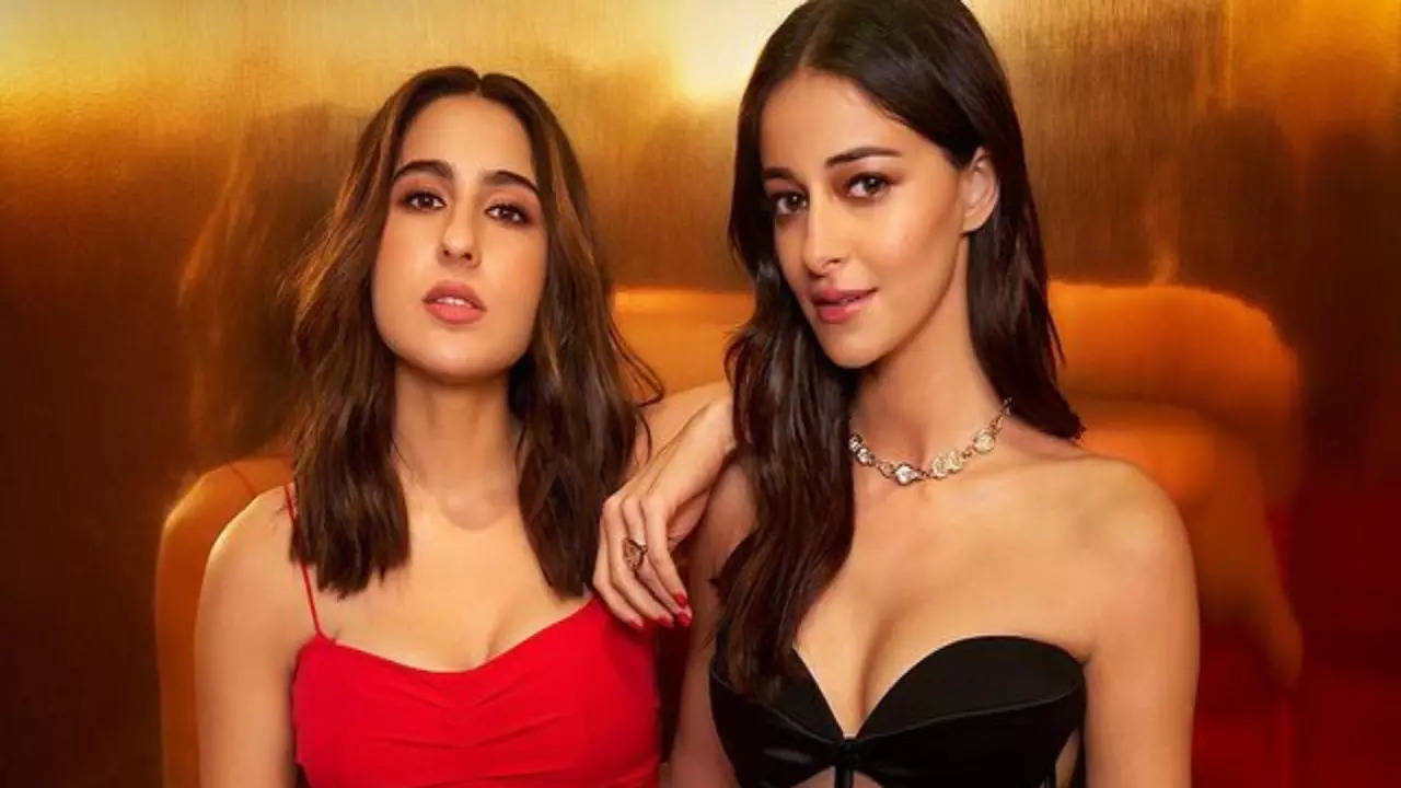 KWK 8: Ananya Panday Reveals Sara Ali Khan THREATENED Her To Not Look At A  Boy, Said 'I Will Beat You Up' | Hindi News, Times Now