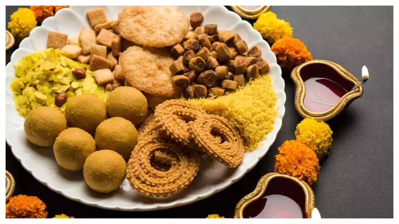 maharashtrian diwali faral recipe in marathi.