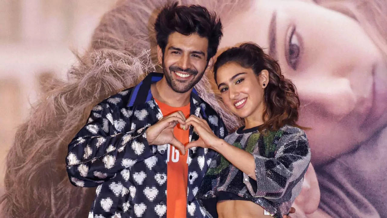 KWK 8: Sara Ali Khan Finally Opens Up On Being Friends With Kartik Aaryan Post Breakup, Says 'It Isn't Easy'