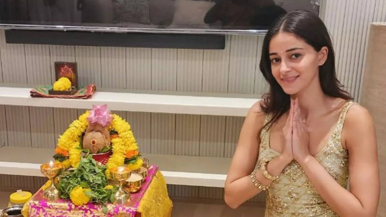 Ananya Panday Buys New Lavish Home In Mumbai, Conducts Griha Pravesh Puja on Dhanteras. PICS