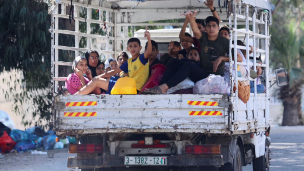 People from Gaza fleeing