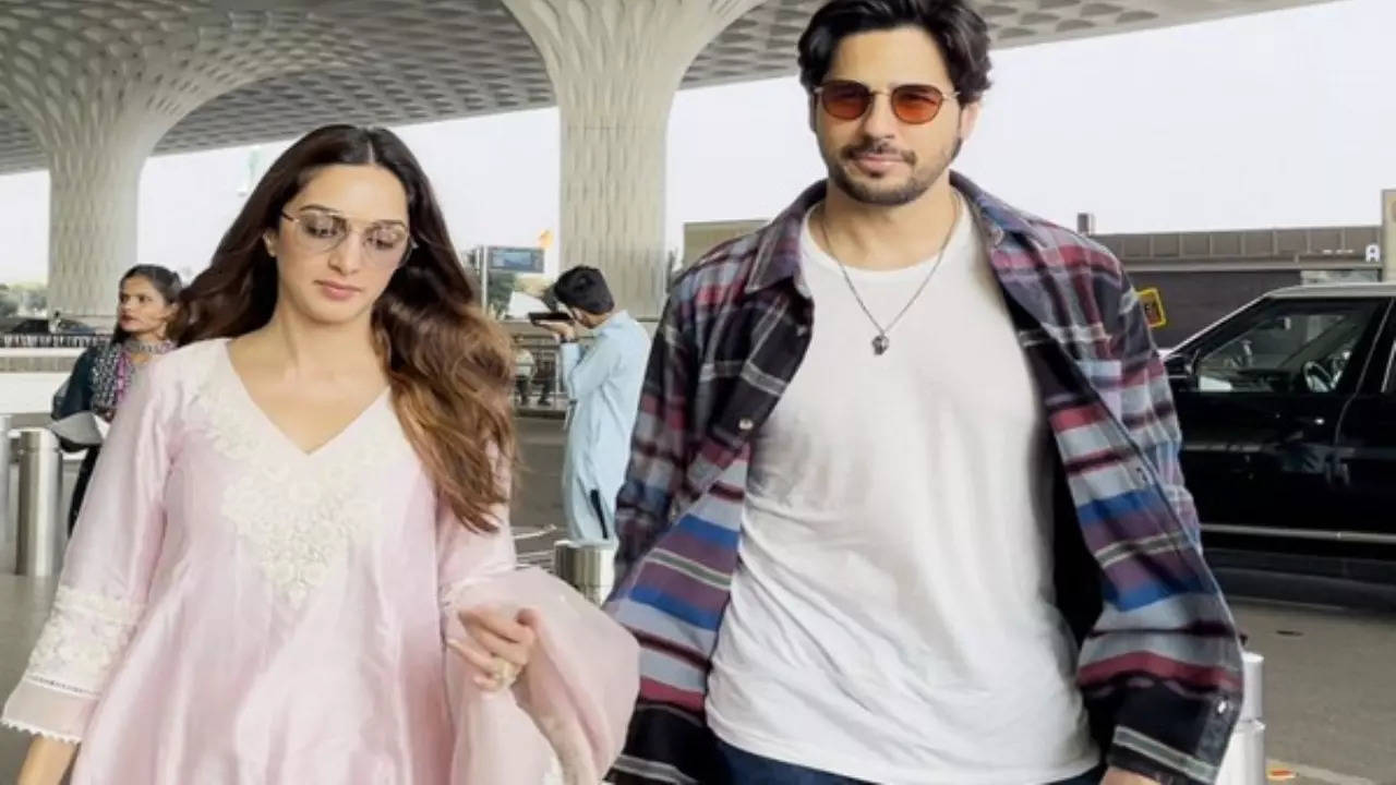 First Of Many! Sidharth Malhotra, Kiara Advani Visit Delhi To Celebrate Diwali Post Wedding