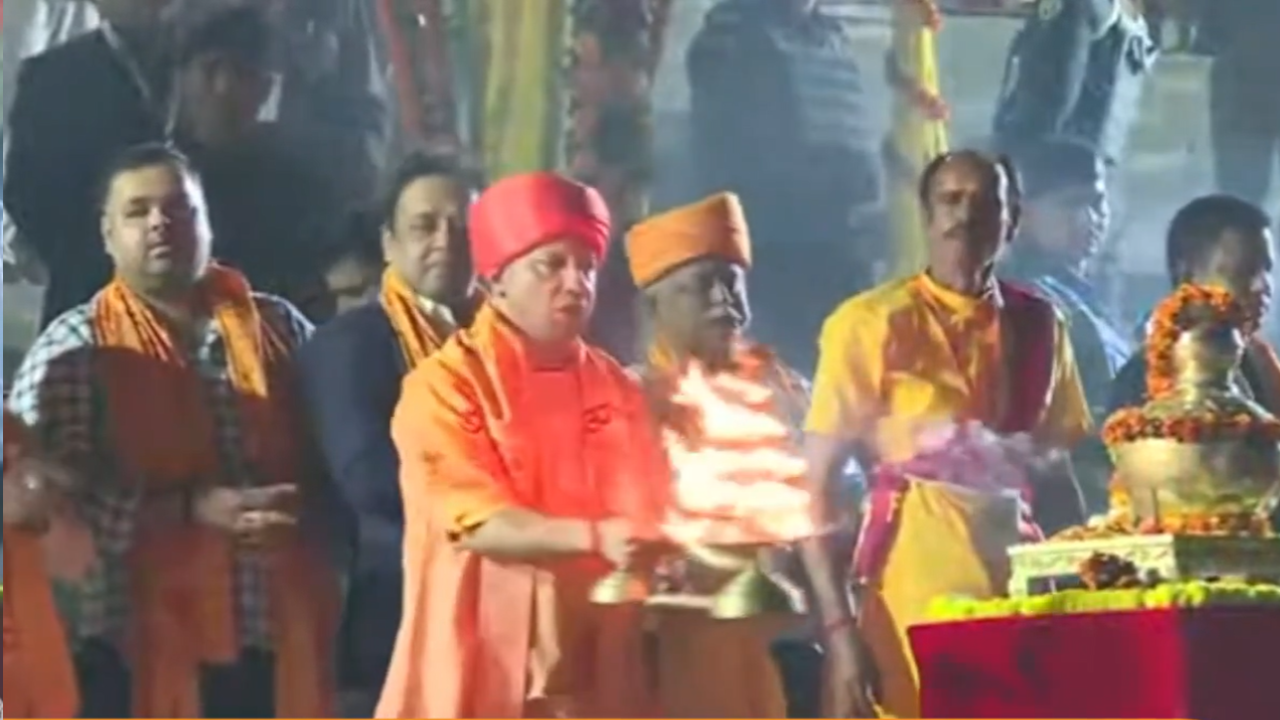 yogi ayodhya aarti (1)