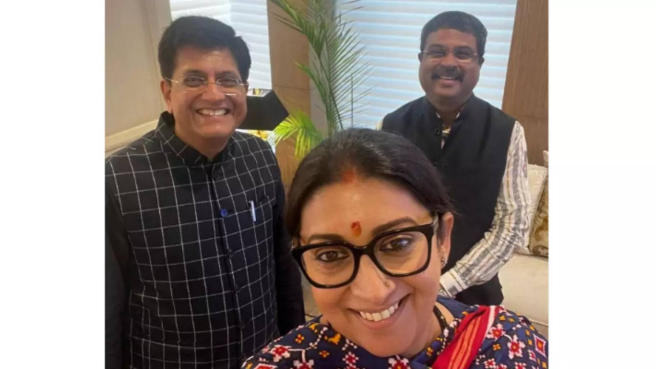 Smriti Irani Selfie.