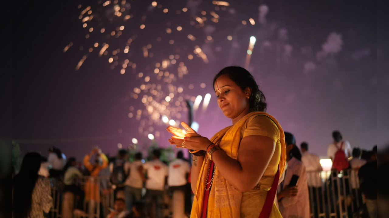 diwali 2023 5 tips for celebrating diwali who living away from their families