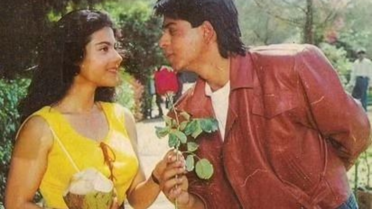 26 years of DDLJ: Shah Rukh Khan and Kajol's Costumes That are Iconic  Styles Even Today - News18