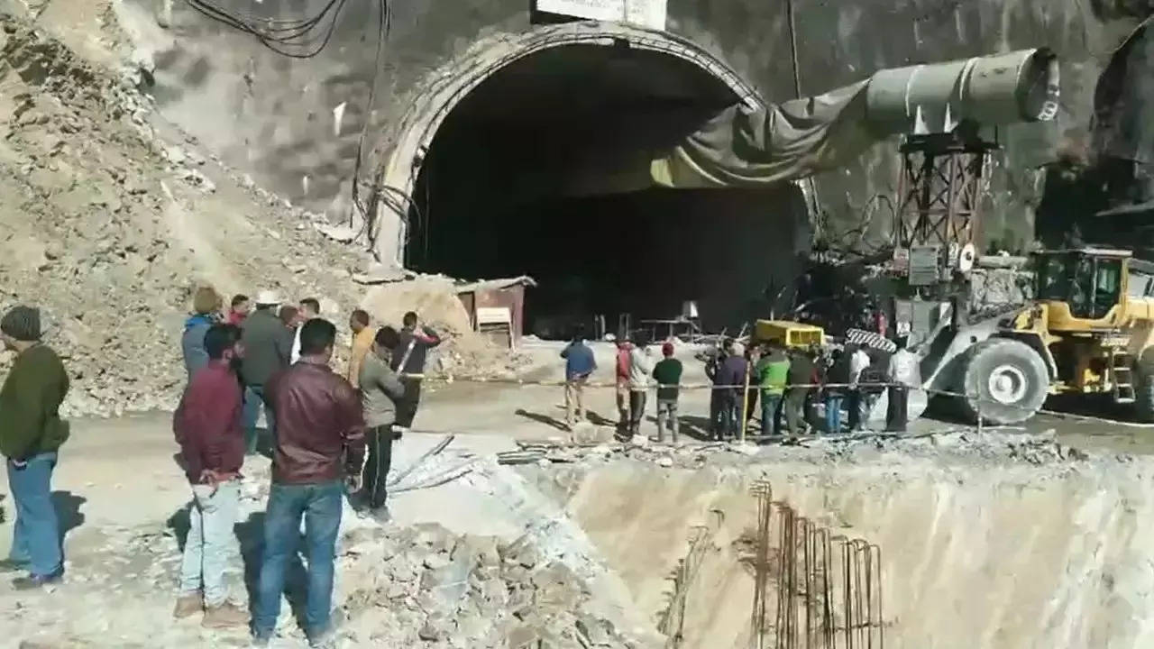 tunnel under construction in uttarakhand in uttarkashi collapsed