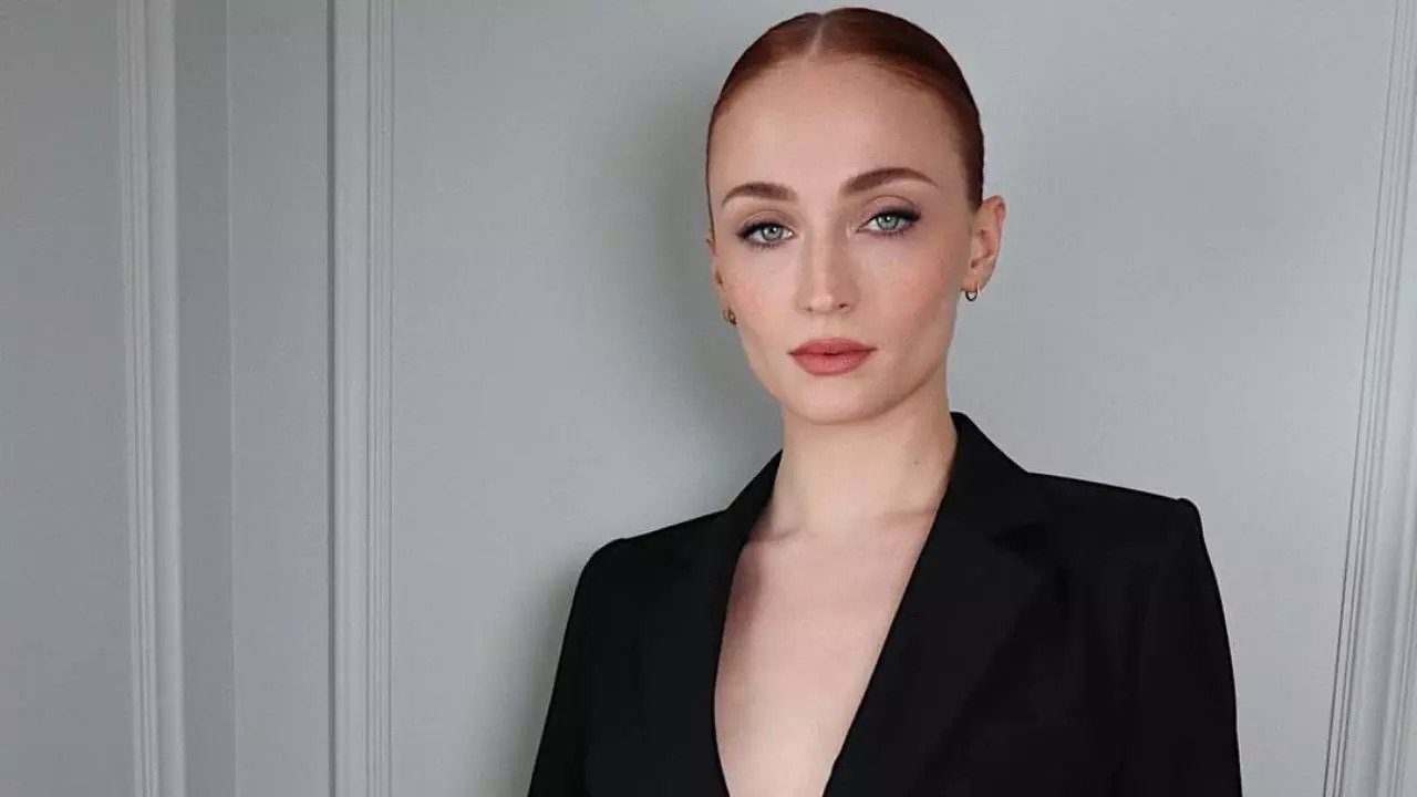 Sophie makes comeback on social media