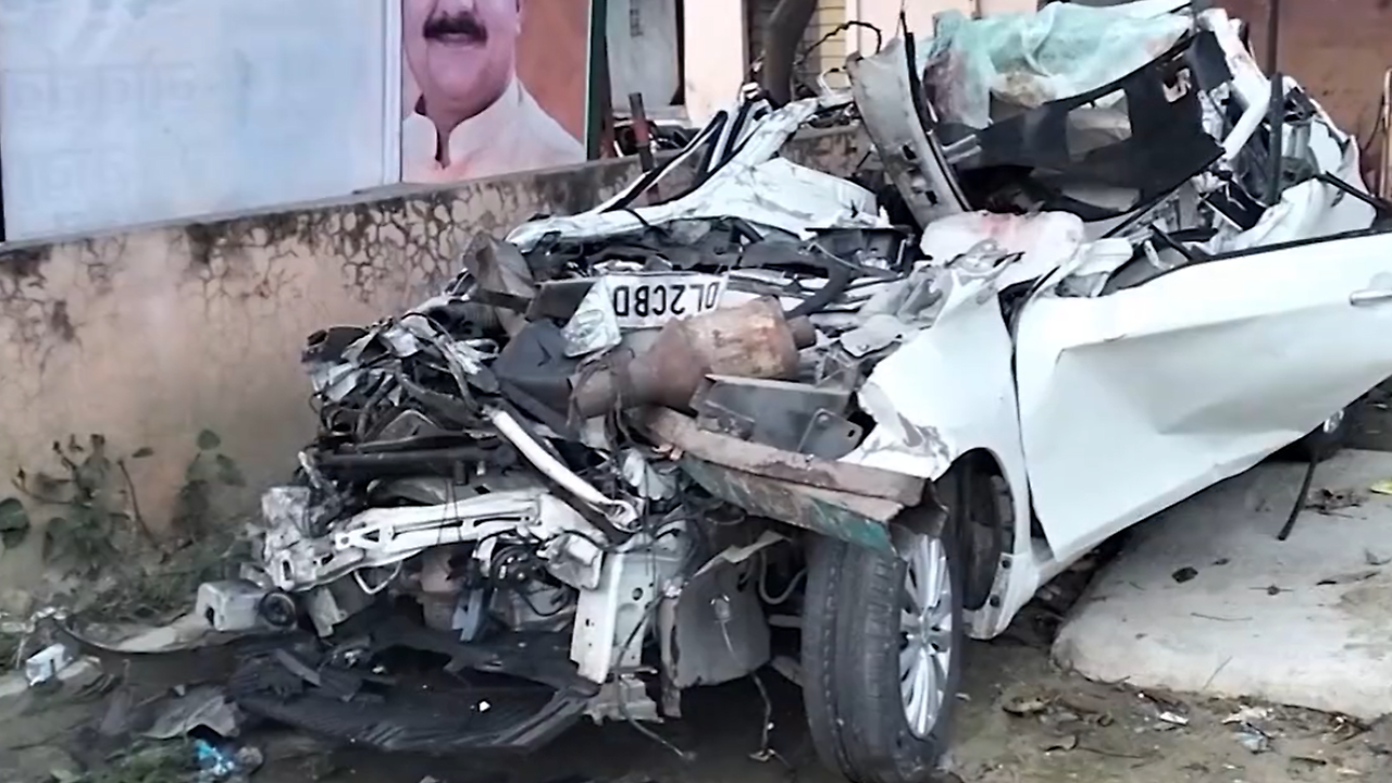 6 Killed After Car Collides With Truck In Uttar Pradesh's Muzaffarnagar ...