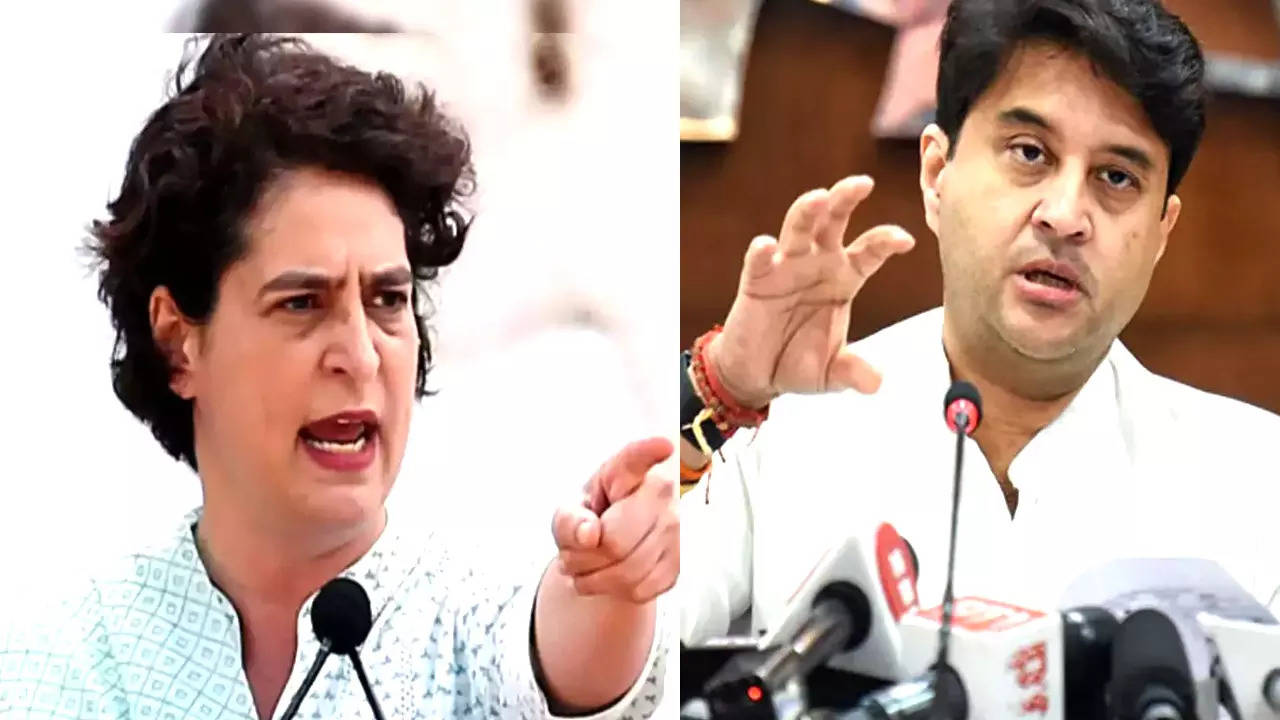 '... To Be Called Maharaja': Priyanka Gandhi Takes Jibe At Jyotraditiya Scindia's Height During MP Election Rally