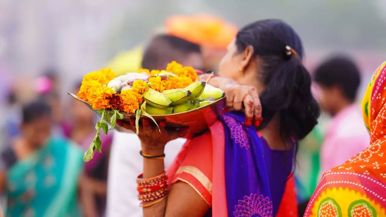 Chhath Puja 2023: Wishes, Messages, Images and Quotes to Share With Your Loved Ones