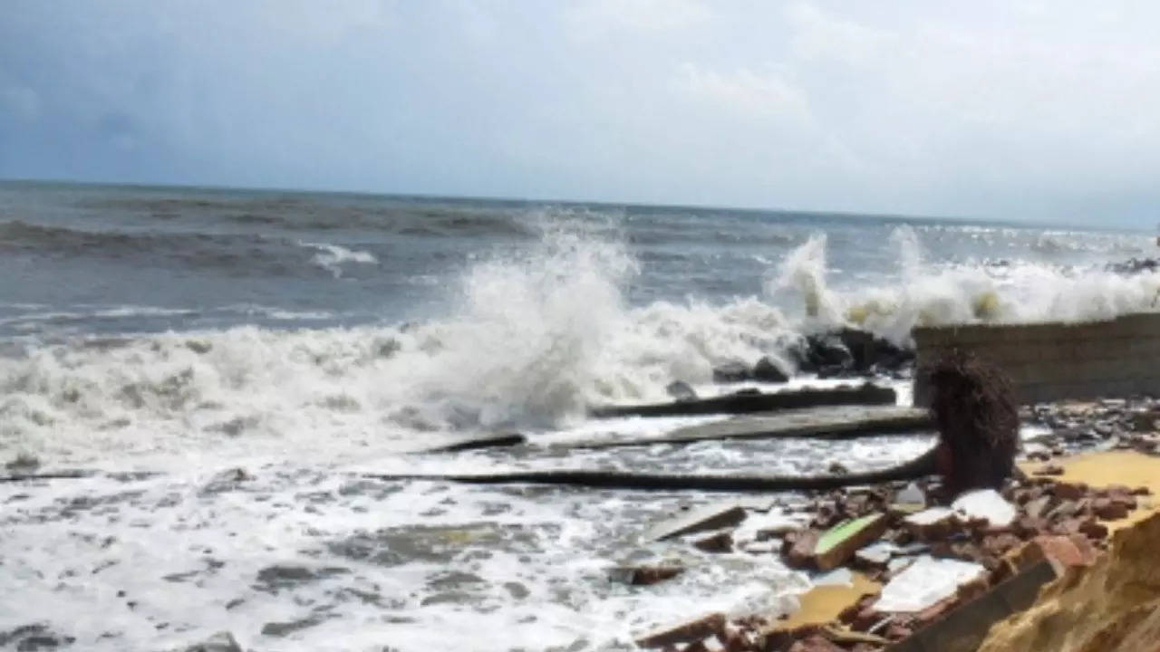 Weather Update: Deep Depression Over Bay Of Bengal To Intensify Into Cyclonic Storm; Rainfall Predicted Over Tamil Nadu