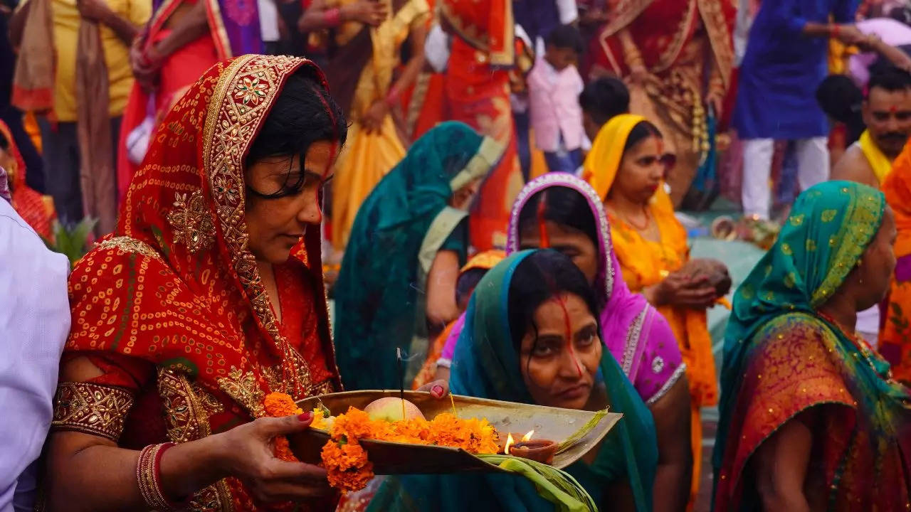 Happy Chhath Puja 2023 Kharna: Wishes, Images, and Quotes to Send on the Second Day of the Puja