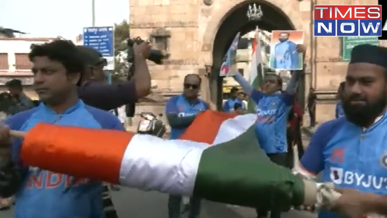 Fans Carry 500-Feet Tricolour in Ahmedabad Ahead of World Cup Final on Sunday