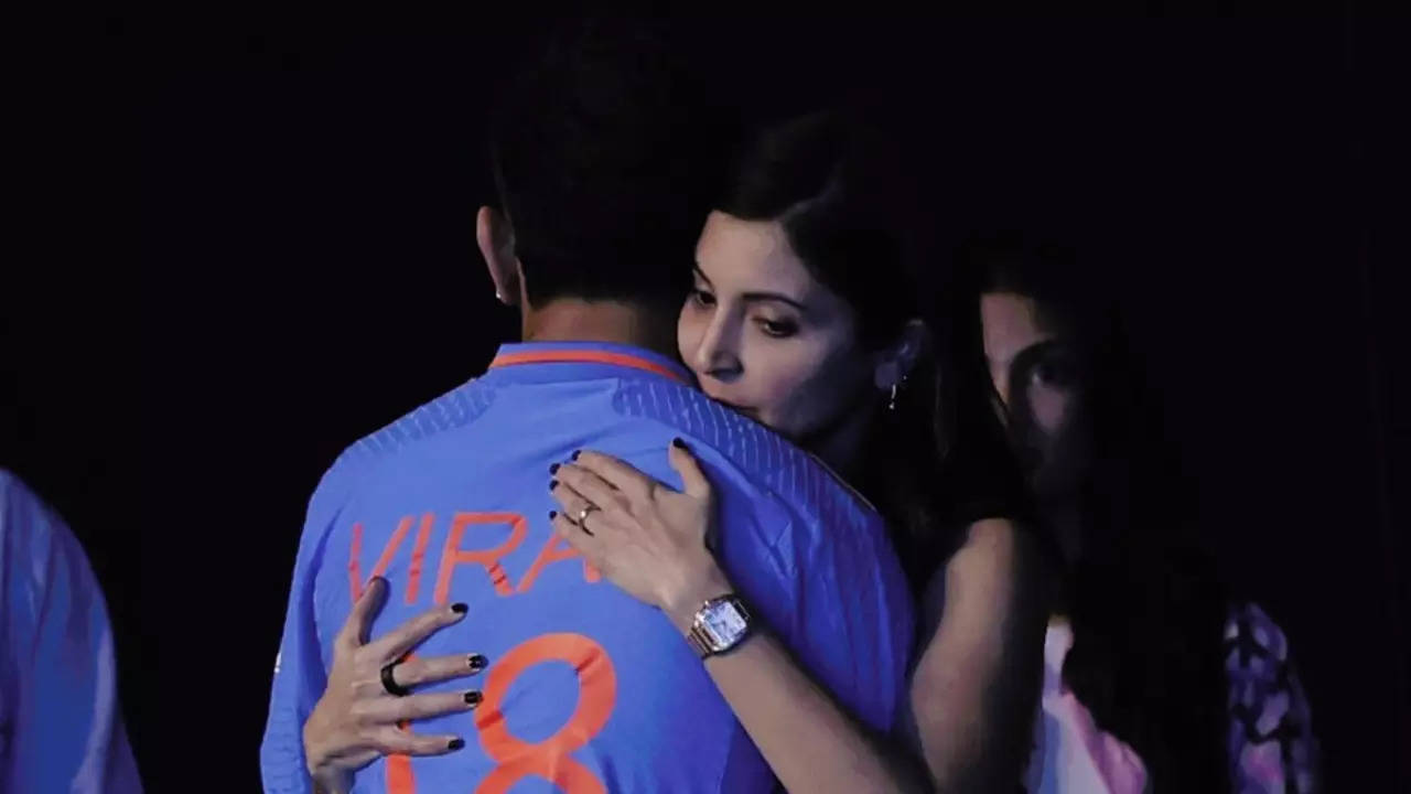 IND VS AUS WC Final 2023: Anushka Sharma Hugs Virat Kohli As Team In Blue Loses