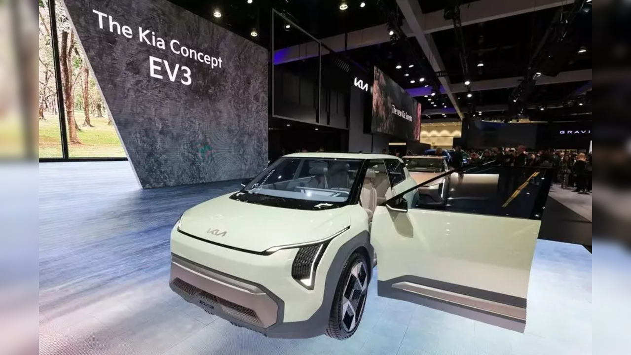 Hyundai, Kia See Strong Demand For Electric Vehicles, Despite Industry Slowdown