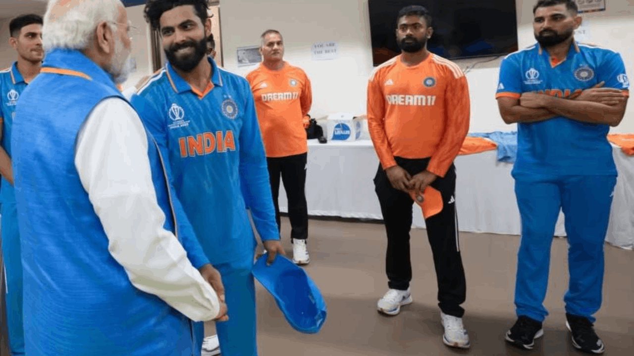 PM Modi Meets Indian Players After Heartbreaking Defeat In World Cup Final vs Australia
