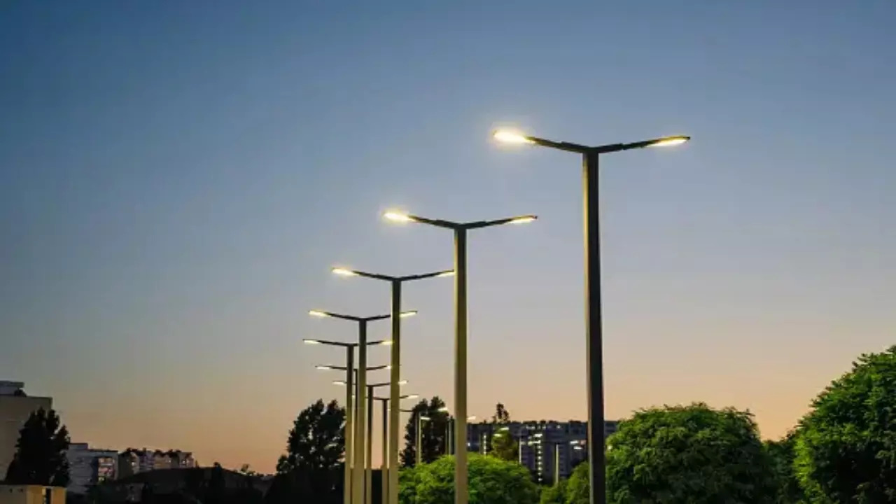 Delhi’s PWD to Install 1000 Streetlights as Part of  'Mukhyamantri Sadak Nirman Yojana'