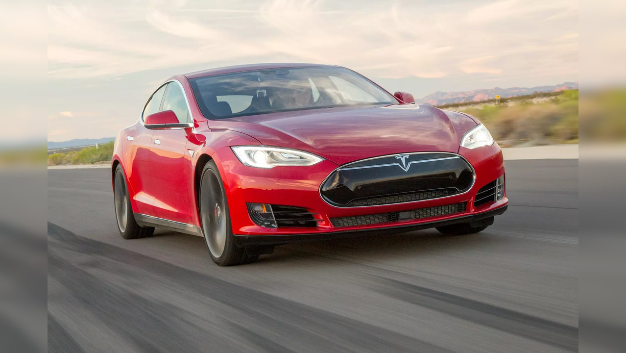 2015-Tesla-Model-S-P90D-mt-homepage