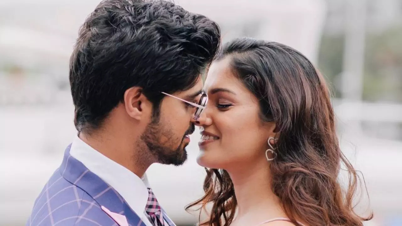 Tanuj Virwani Puts A Ring On Tanaya Jacob, Shares Mushy Pics From Engagement