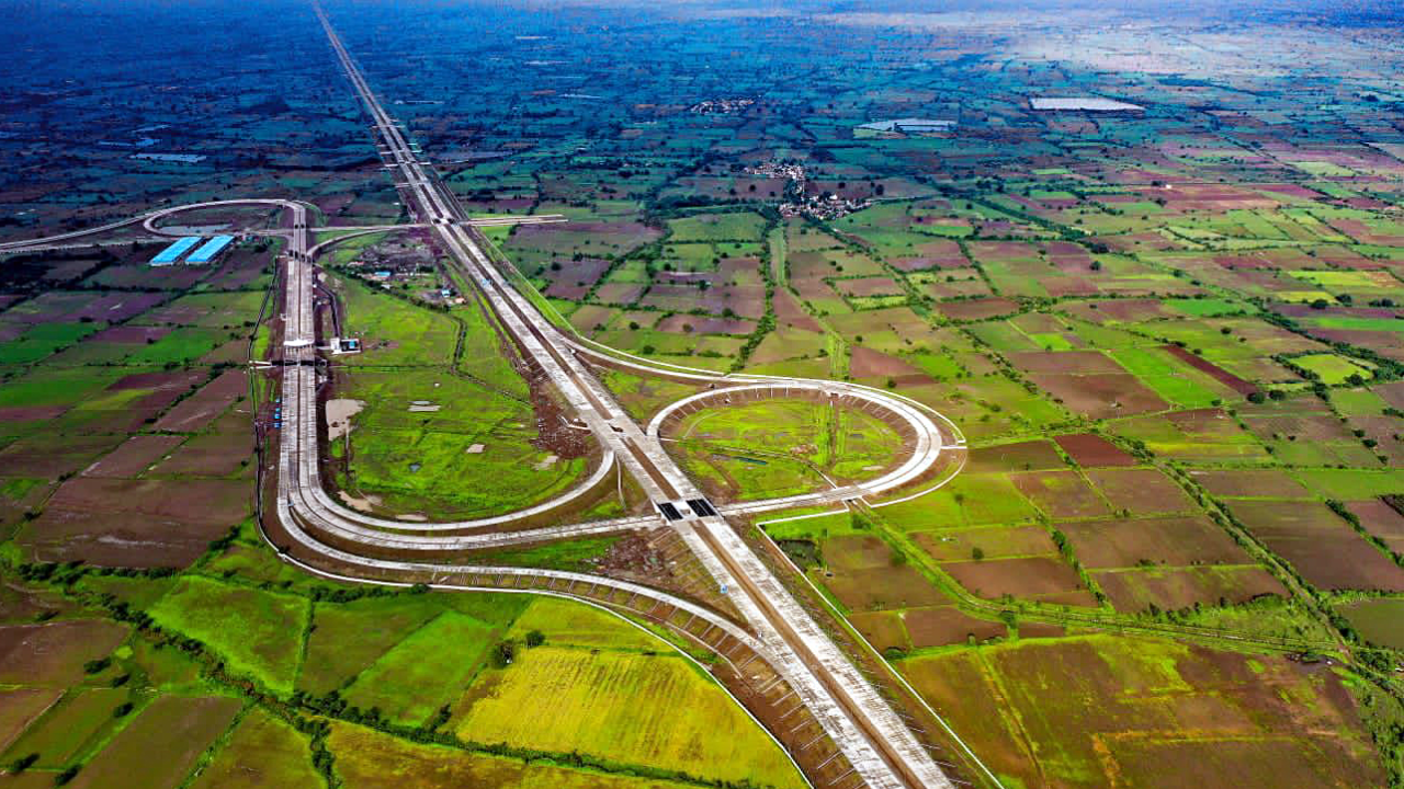 Ring road delhi hi-res stock photography and images - Alamy