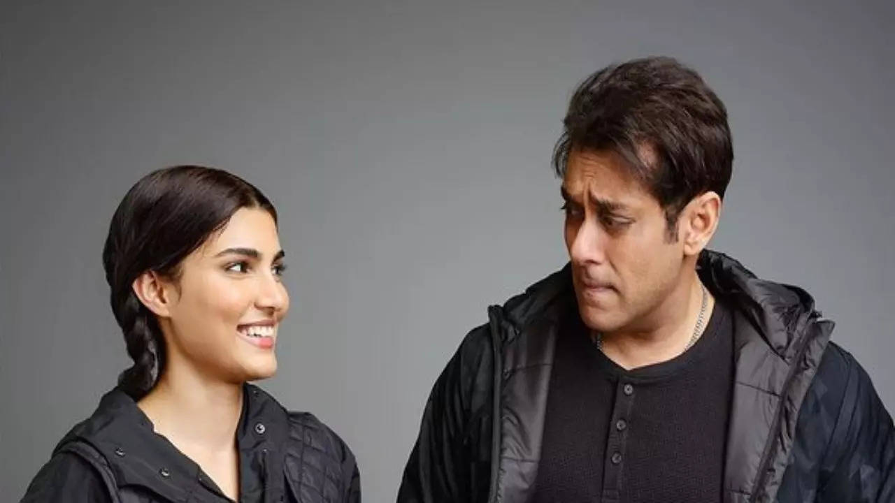 Farrey Vs Tiger 3 Box Office: Salman Khan's Niece Alizeh's Debut Movie Has BIGGER Responsibility Than His Actioner