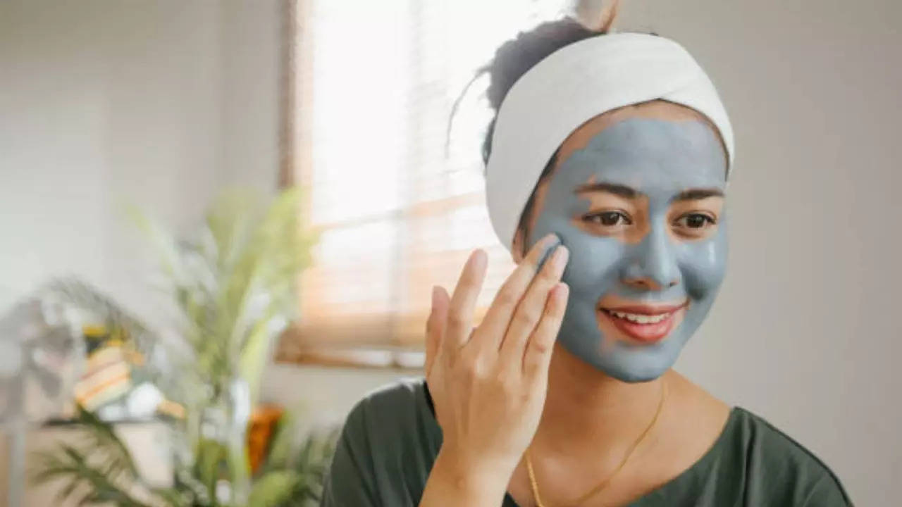 Try these 5 face masks in winter to get rid of oily skin