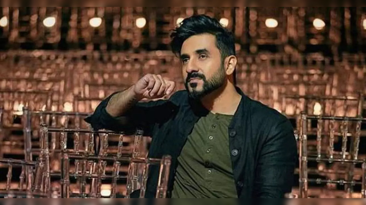 Vir Das Shares A Hilarious Interaction With Airport Security After Emmy 2023 Win: Bag Me Murti Hai?