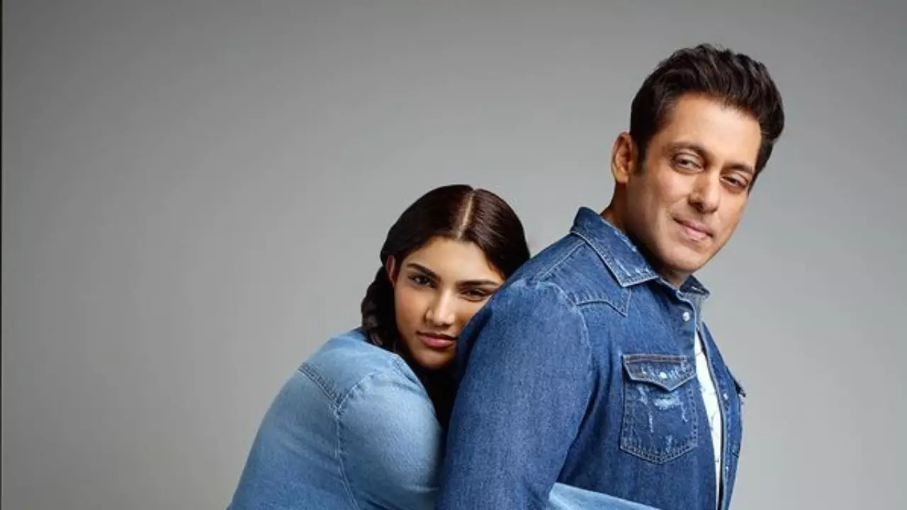 Farrey vs Tiger 3 Box Office Collection: Salman's Actioner Sees HUGE Jump As His Niece Alizeh's Debut Film STRUGGLES