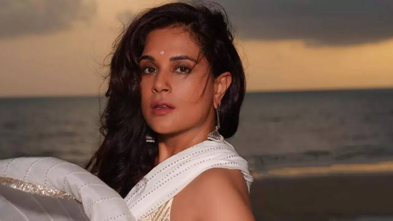 Richa Chadha Recalls Rejecting Hrithik Roshan's Mother's Role At 21: Us Casting Director Ne Mujhe...