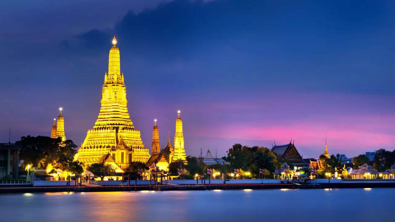 506 Book Thailand Bangkok Travel Stock Photos - Free & Royalty-Free Stock  Photos from Dreamstime